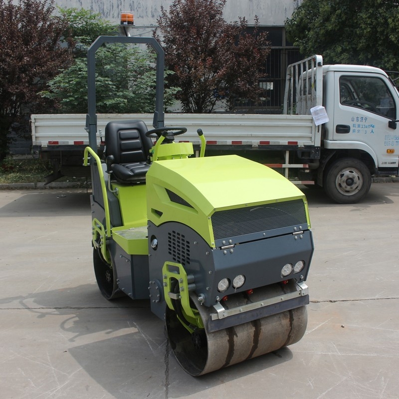 振動(dòng)異常的小型壓路機(jī)，大概率是振動(dòng)軸承出現(xiàn)了問題